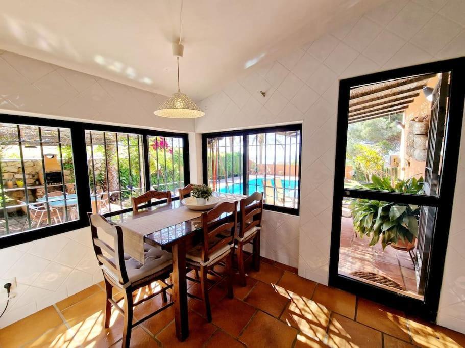 מאלגה Villa Torrenueva מראה חיצוני תמונה